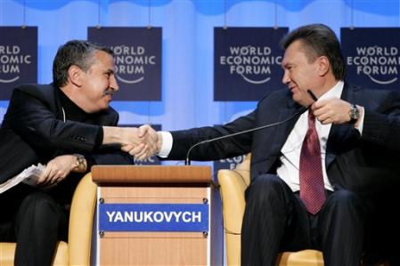 Thomas L. Friedman, chroniqueur du New York Times, et Viktor Yanukovych, premier ministre ukrainien